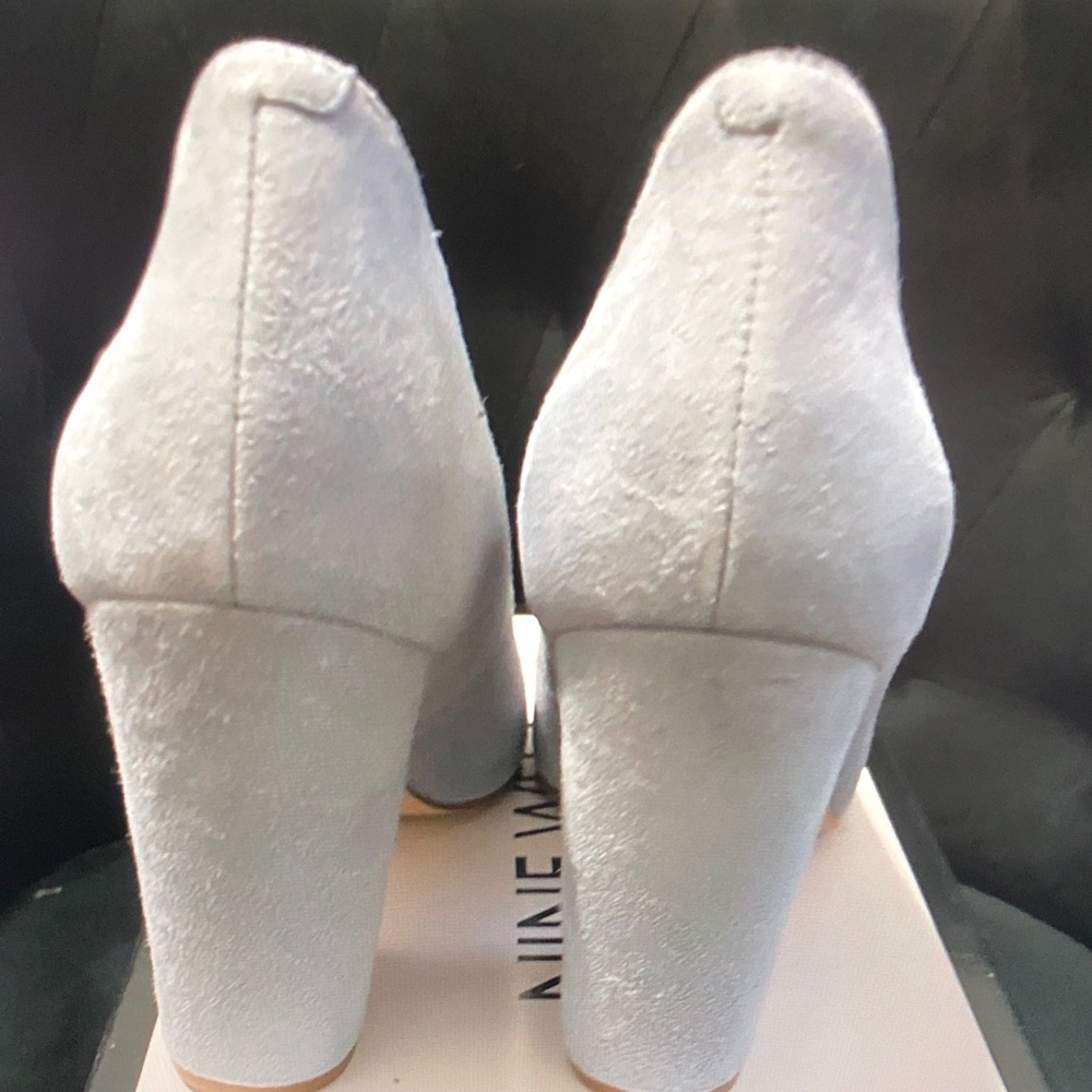 Nine West Light Gray Pointed Toe Suede Pumps - Picture 3 of 6